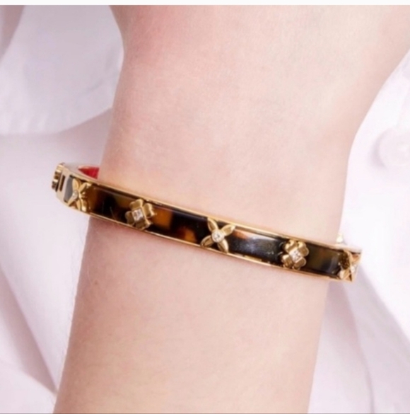 Kate Spade New York Breeze Along Hinged Bangle Bracelet - Picture 2 of 9